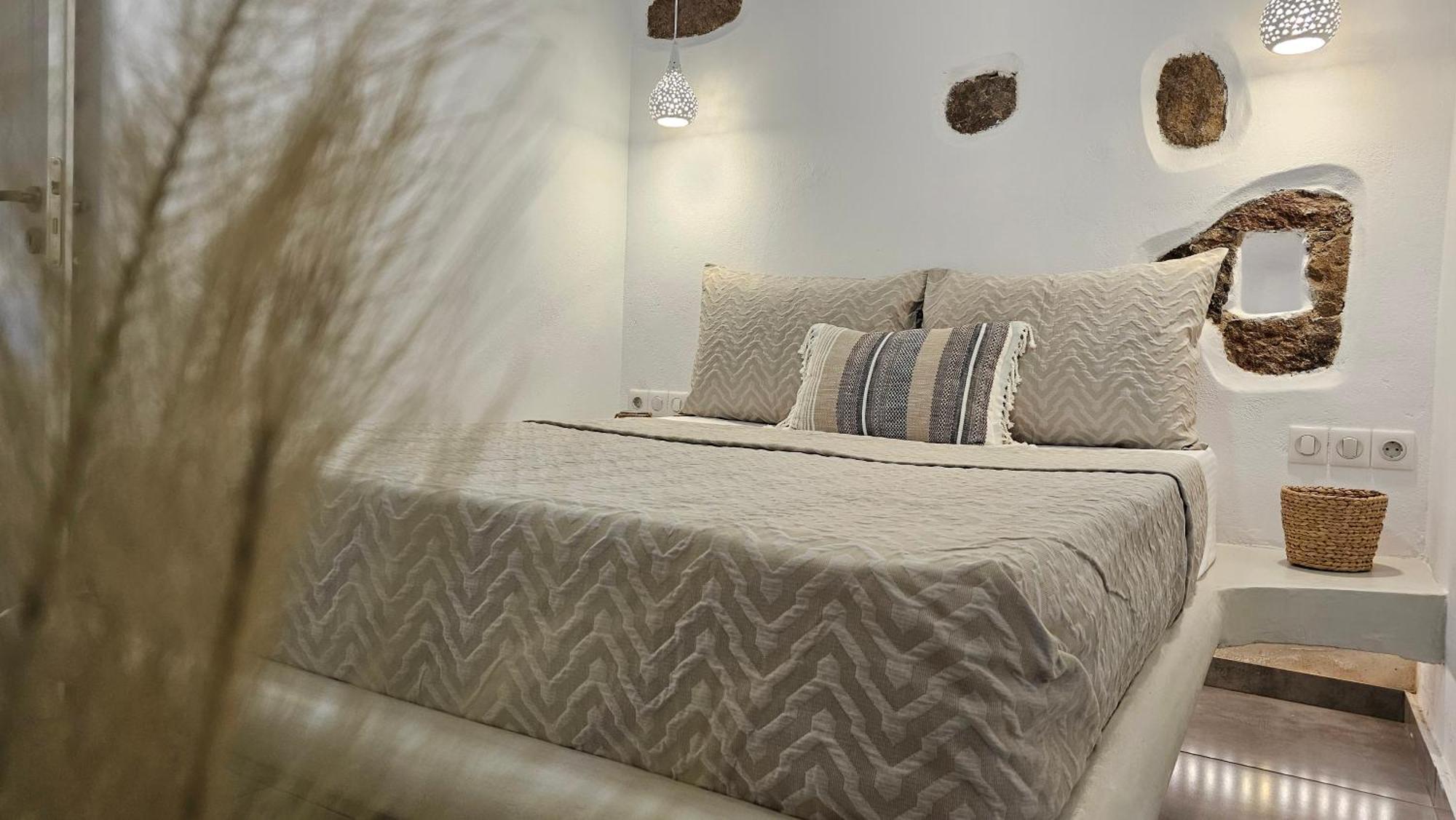 Marmara Traditional Apartment Plaka (Milos)