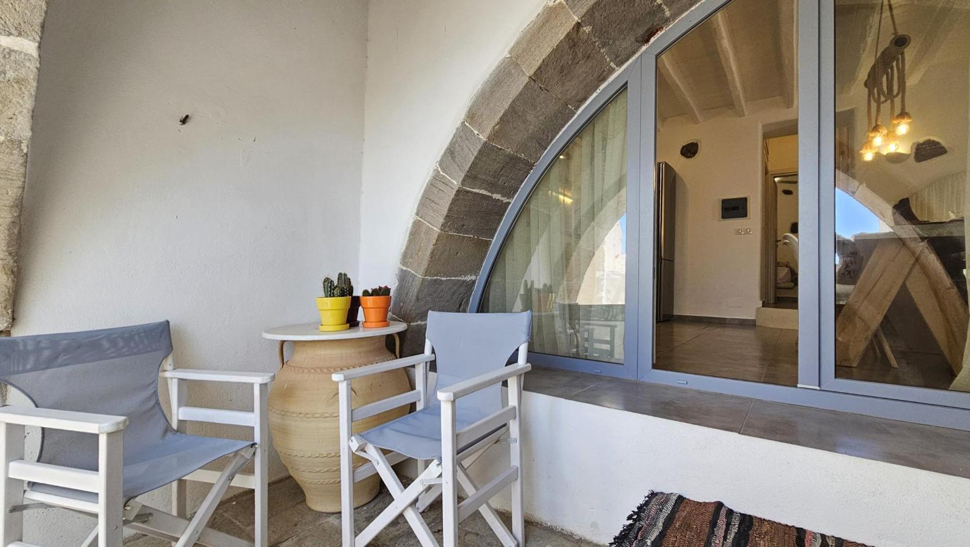 Marmara Traditional Apartment Plaka (Milos)
