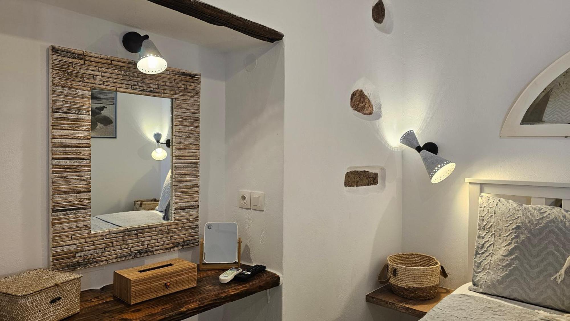 Marmara Traditional Plaka (Milos)