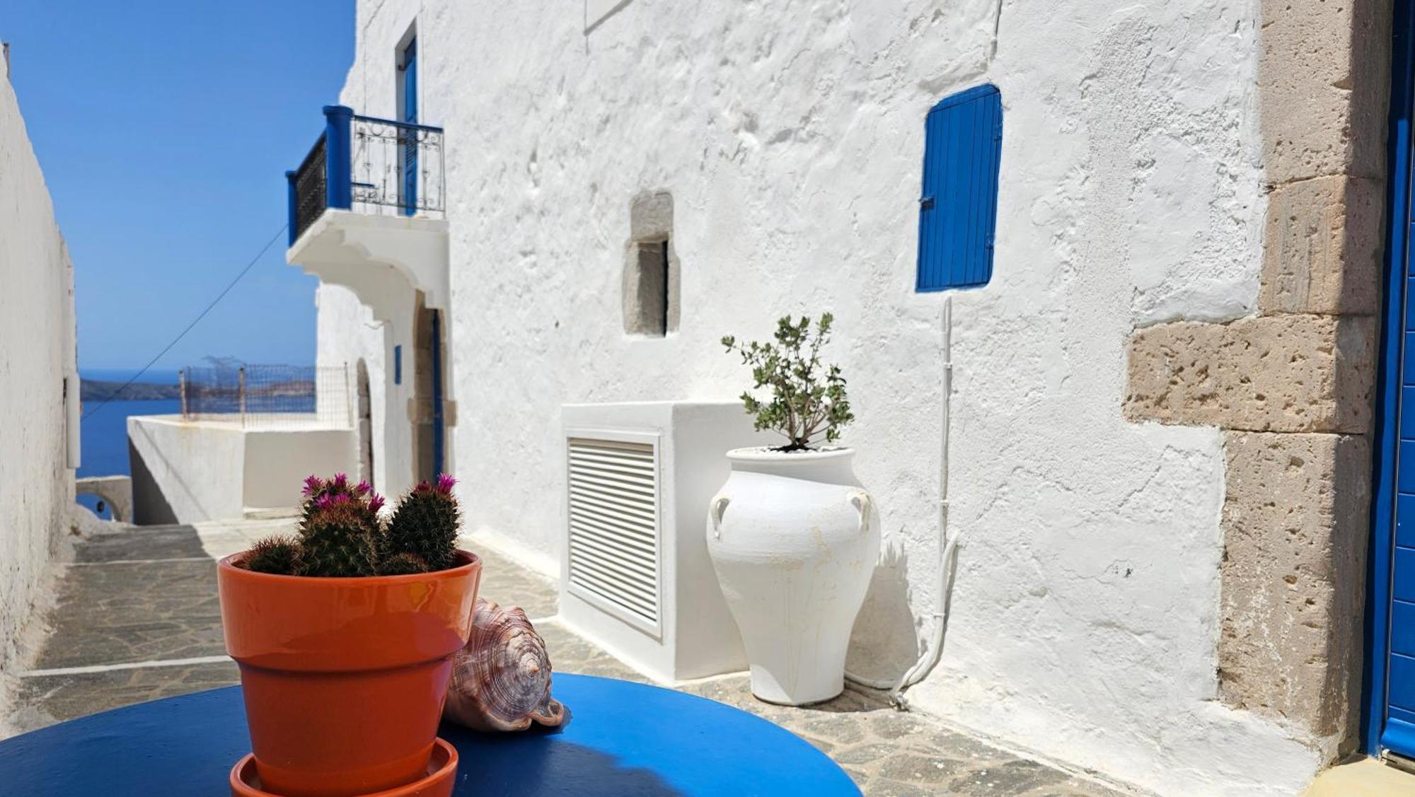 Marmara Traditional Apartment Plaka (Milos)